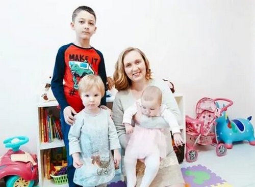 Пенсионный фонд выплатит семьям с детьми до 16 лет дополнительные 10 тысяч рублей по указу Президента