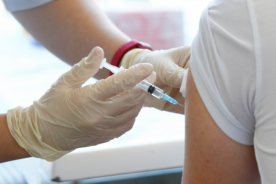 На Кубани вакцинация от COVID-19 подростков любого возраста будет проводиться только с согласия родителей