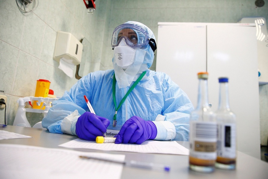 В Краснодарском крае за сутки зарегистрировали 2396 заболевших коронавирусом