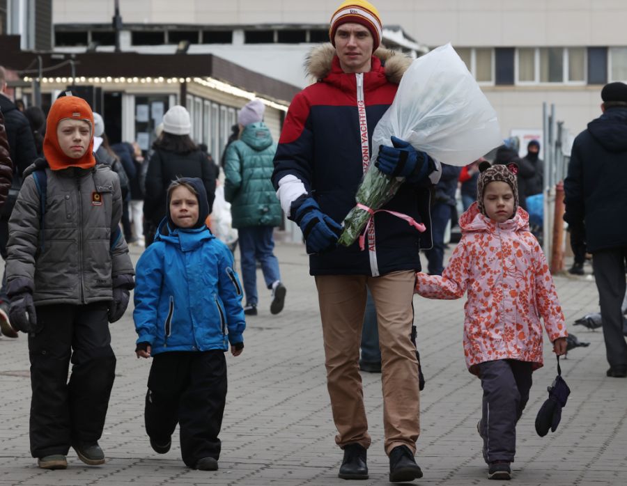 В России появятся новые выплаты на детей 8-16 лет