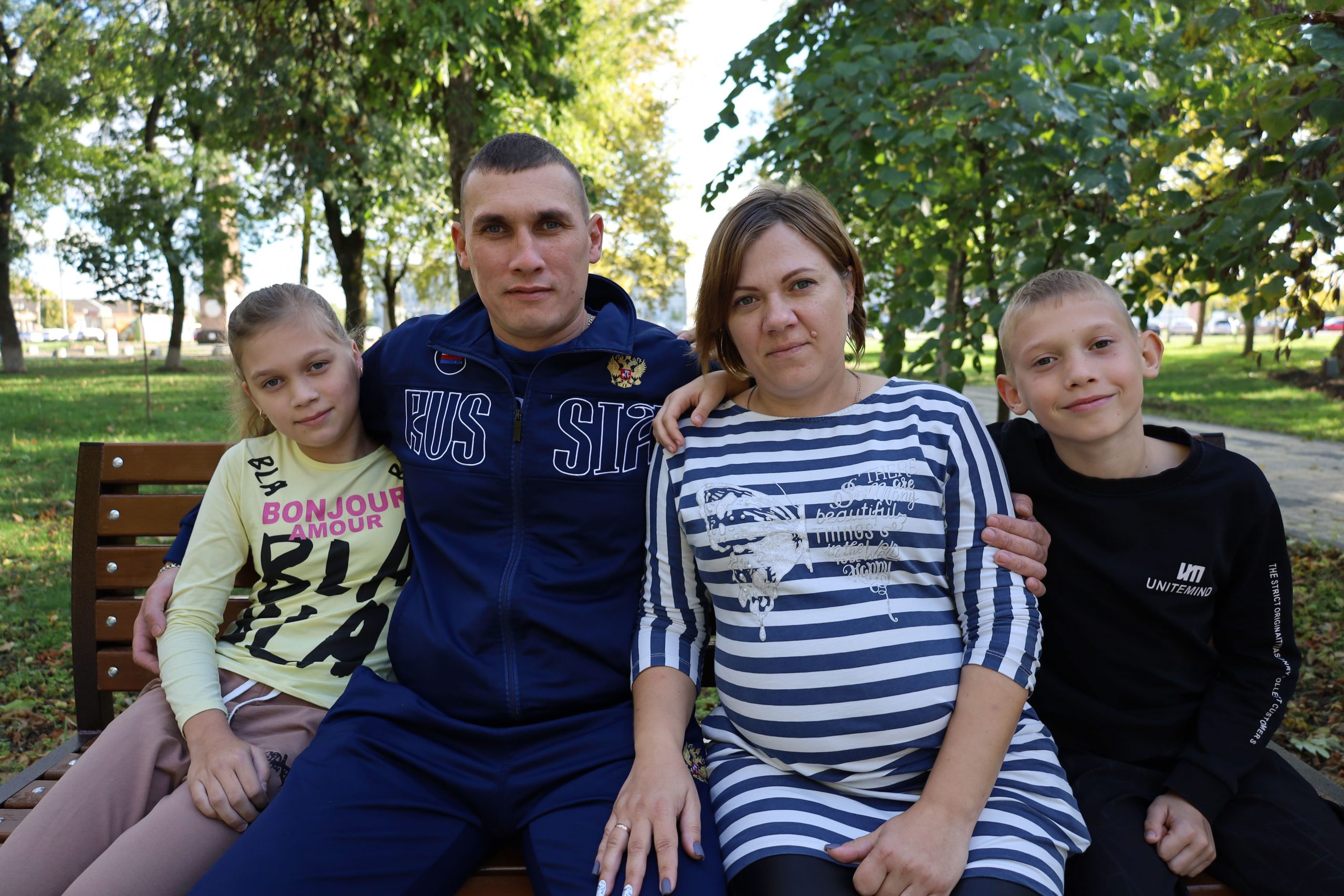 Накануне Дня отца мы встретились с Русланом Мурзашевым и его семьёй