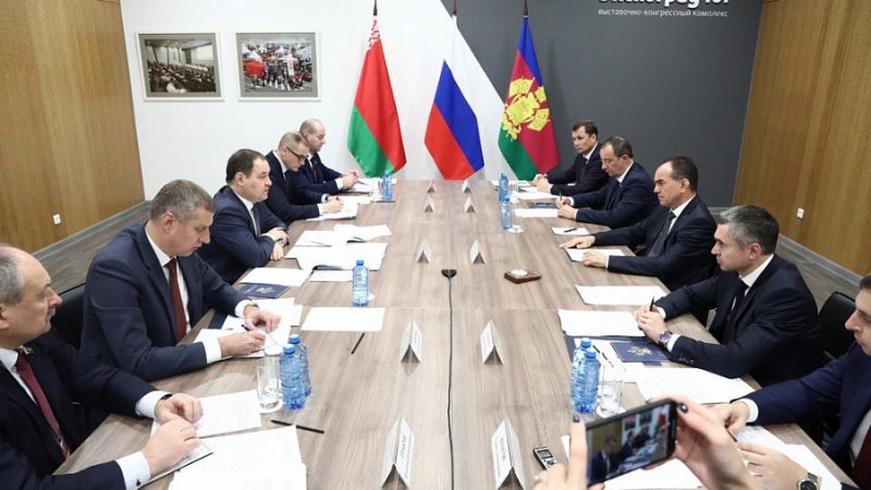 Роман Головченко и Вениамин Кондратьев обсудили перспективы сотрудничества в сельхозмашиностроении