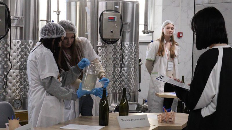 Анапский сельскохозяйственный техникум запустил новую фабрику процессов для виноделов