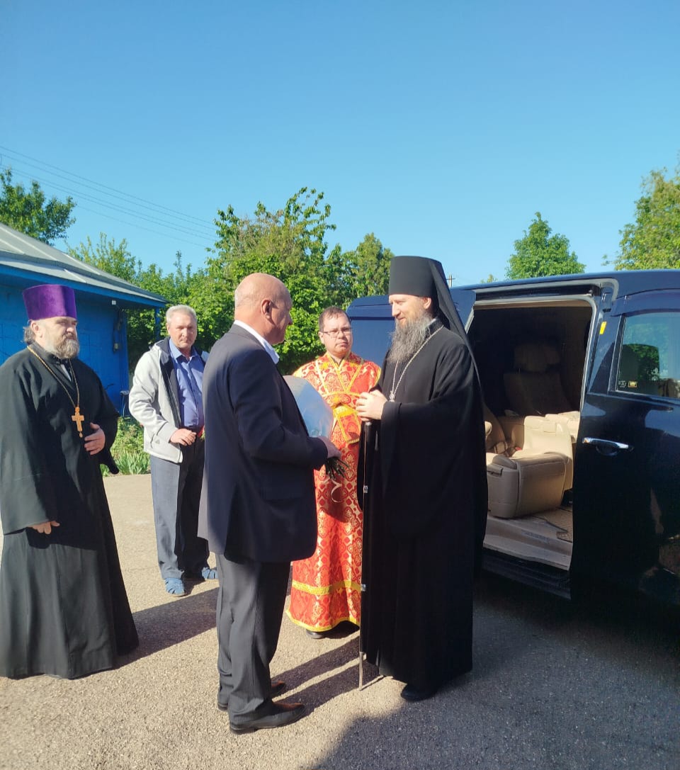 В Калининской с рабочим визитом побывал епископ Ейский и Тимашевский Павел