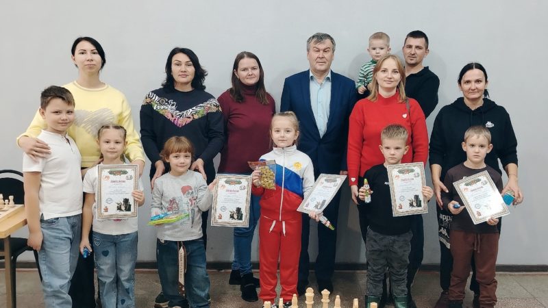 Шахматные звёздочки зажглись в Старовеличковской