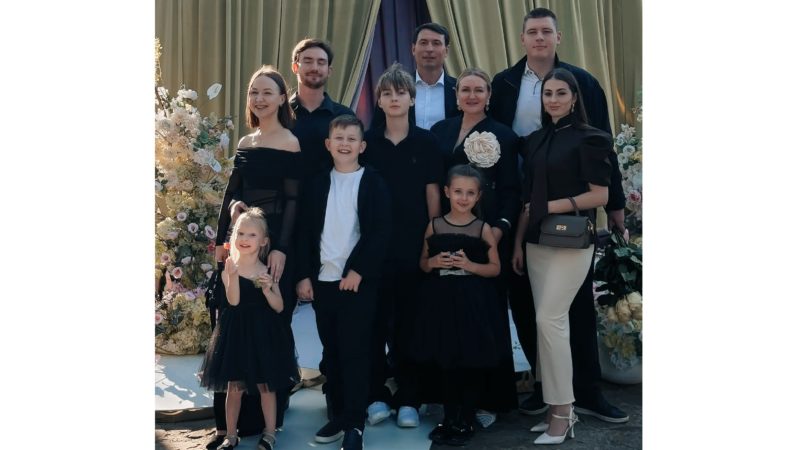 По тропинке через совхозные поля —  сквозь годы к истинному счастью