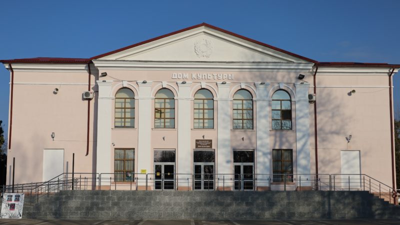 Так трогали за душу песни, что слёзы невольно из глаз полились…