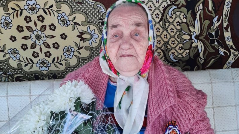Рыла окопы, носила снаряды по железной дороге