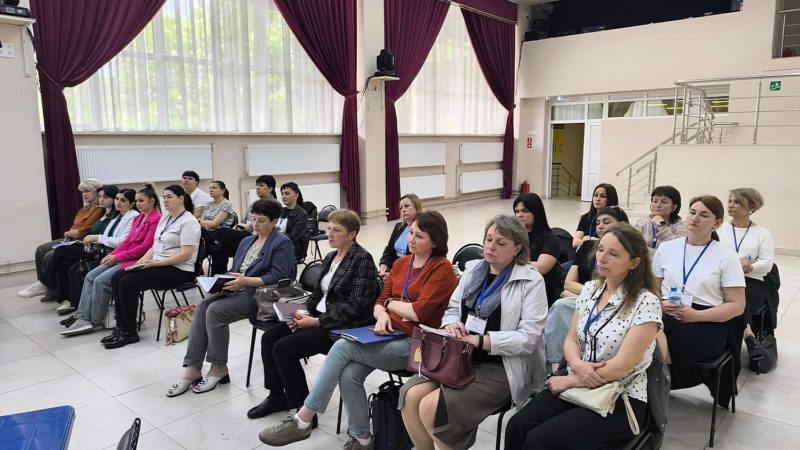 Сотрудники социальных учреждений Отрадненского района приняли участие в «Фабрике офисных процессов»