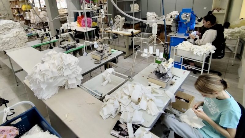 Кубанский производитель детской одежды сократил время выпуска продукции и увеличил выработку в 1,5 раза